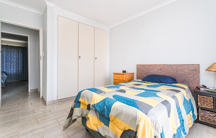 3 Bedroom Property for Sale in Die Hoewes Gauteng