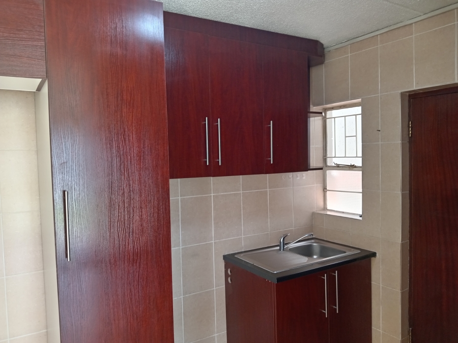 To Let 2 Bedroom Property for Rent in Ormonde View Gauteng