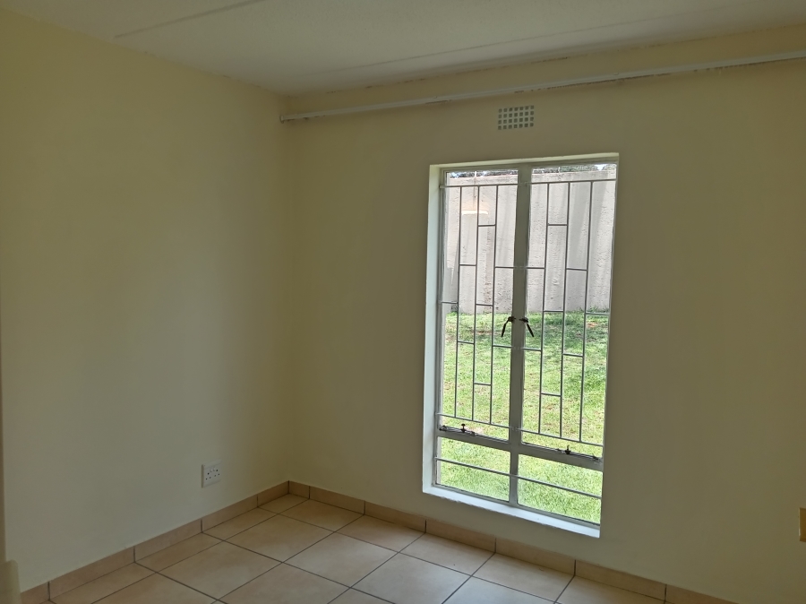 To Let 2 Bedroom Property for Rent in Ormonde View Gauteng