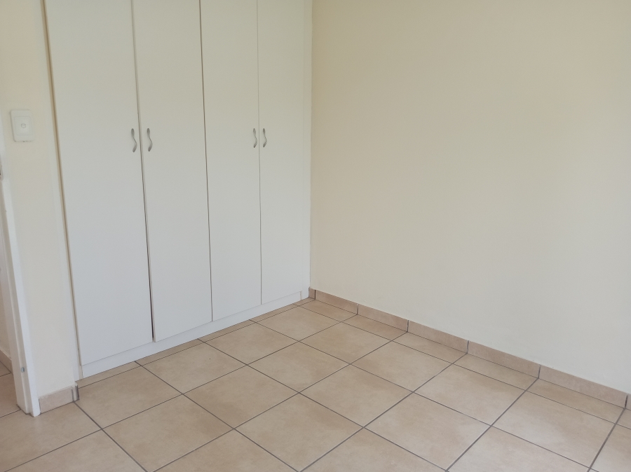 To Let 2 Bedroom Property for Rent in Ormonde View Gauteng