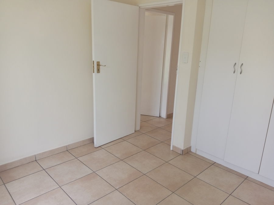 To Let 2 Bedroom Property for Rent in Ormonde View Gauteng