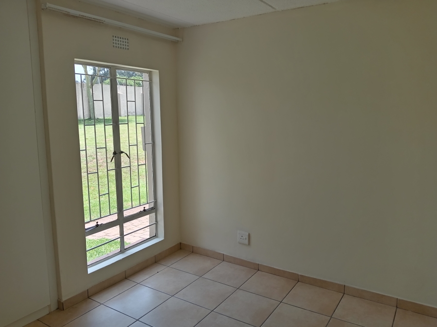 To Let 2 Bedroom Property for Rent in Ormonde View Gauteng