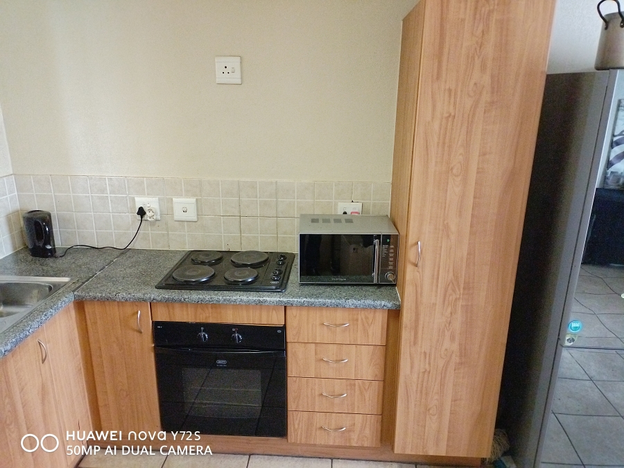 1 Bedroom Property for Sale in Kosmosdal Gauteng