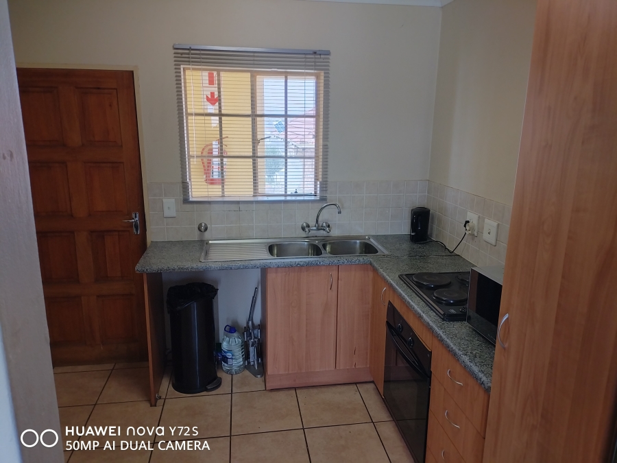 1 Bedroom Property for Sale in Kosmosdal Gauteng