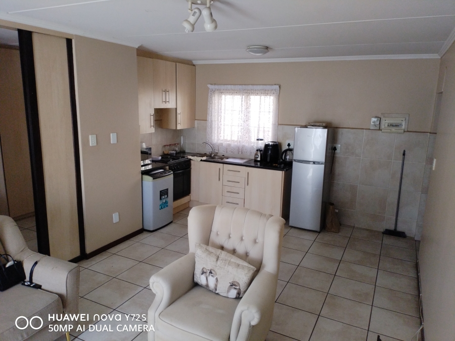 1 Bedroom Property for Sale in Kosmosdal Gauteng