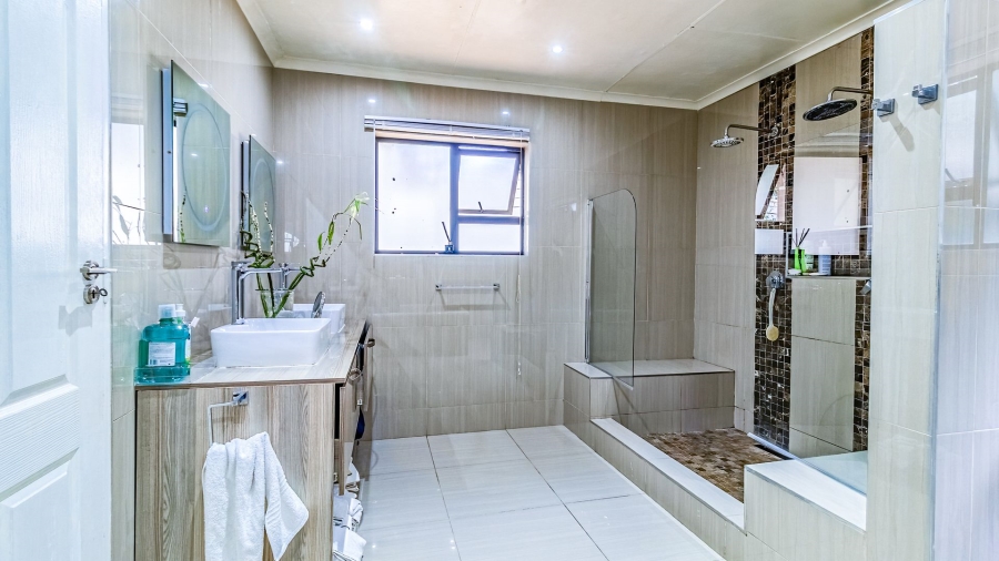 4 Bedroom Property for Sale in Highway Gardens Gauteng