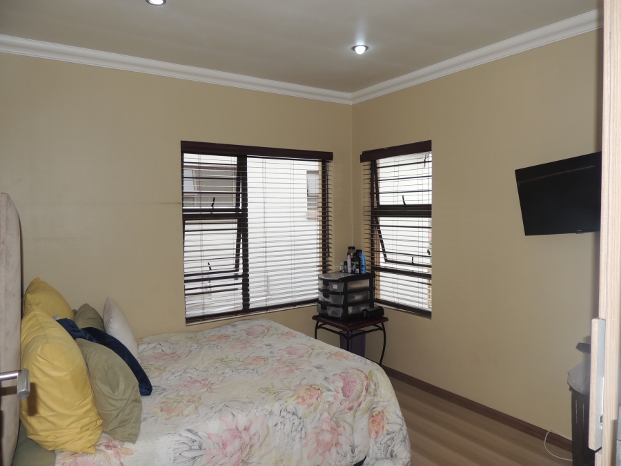 3 Bedroom Property for Sale in South Crest Gauteng