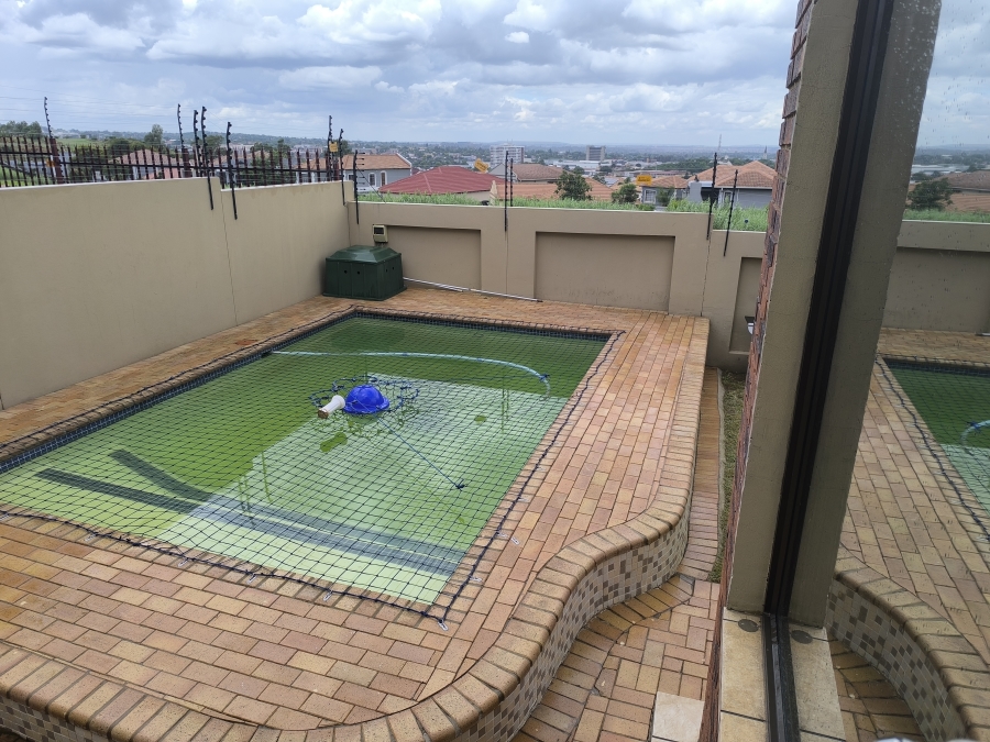 3 Bedroom Property for Sale in South Crest Gauteng