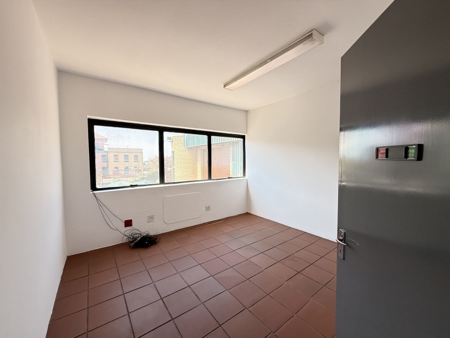 To Let commercial Property for Rent in Rooihuiskraal Gauteng