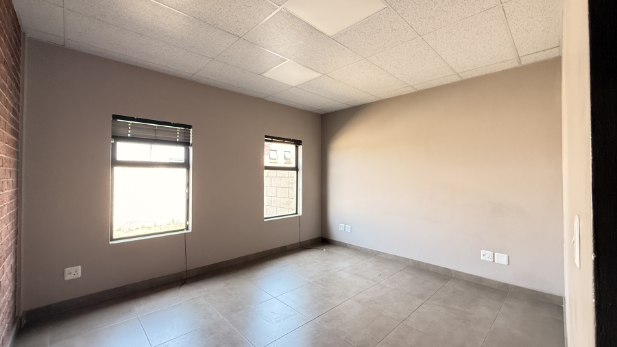 To Let commercial Property for Rent in Knoppieslaagte Gauteng