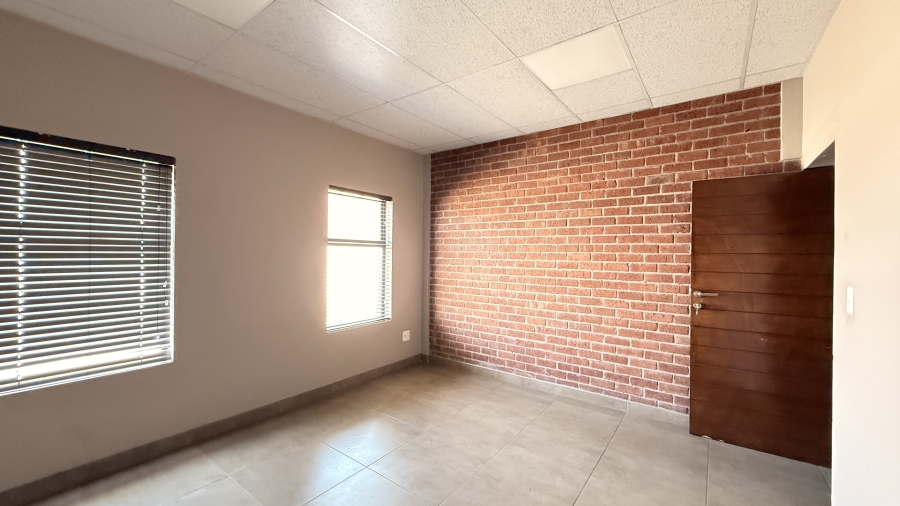 To Let commercial Property for Rent in Knoppieslaagte Gauteng