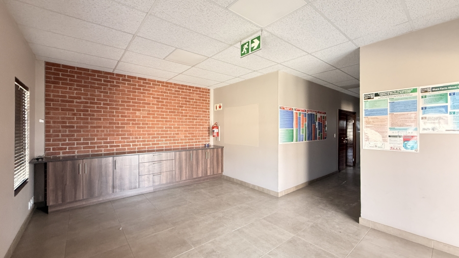 Commercial Property for Sale in Knoppieslaagte Gauteng