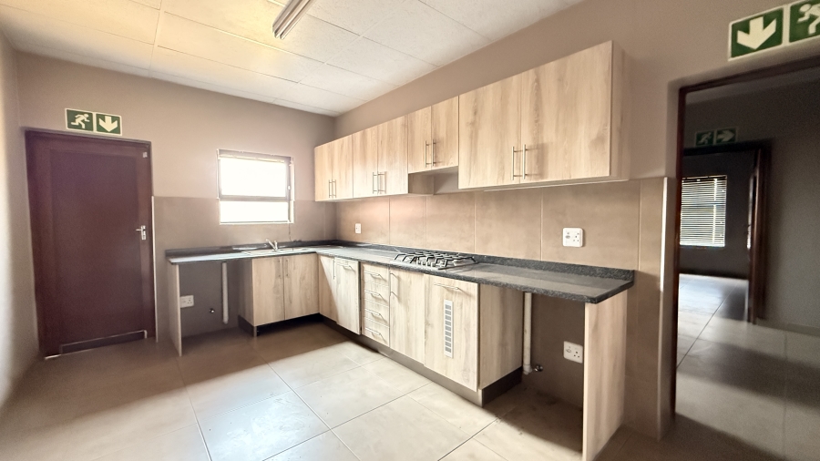 Commercial Property for Sale in Knoppieslaagte Gauteng