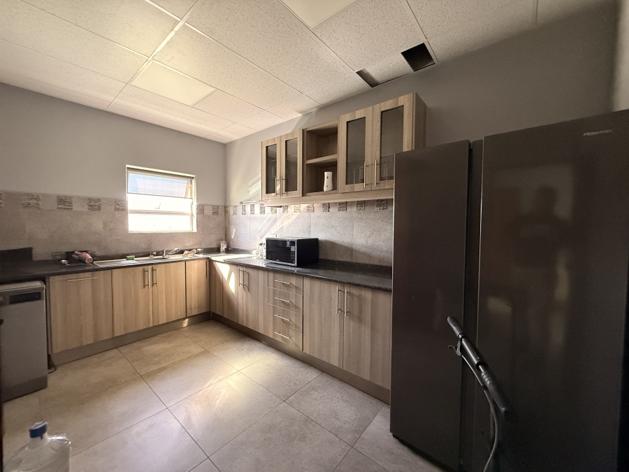 Commercial Property for Sale in Knoppieslaagte Gauteng