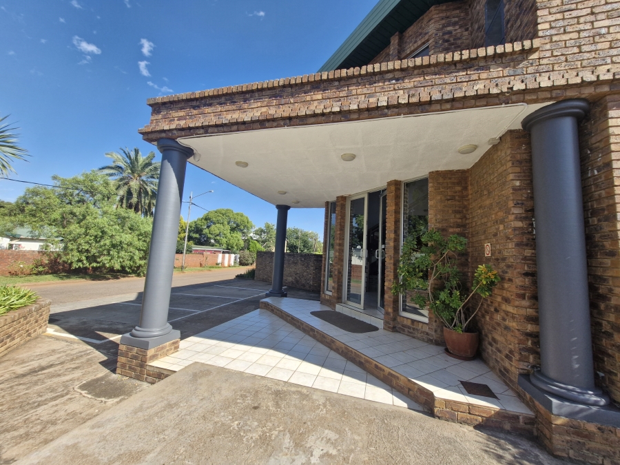 To Let commercial Property for Rent in Clubview Gauteng