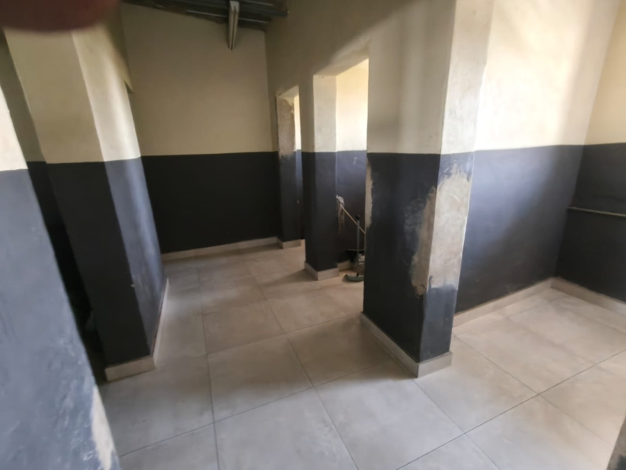 Commercial Property for Sale in Randjespark Gauteng
