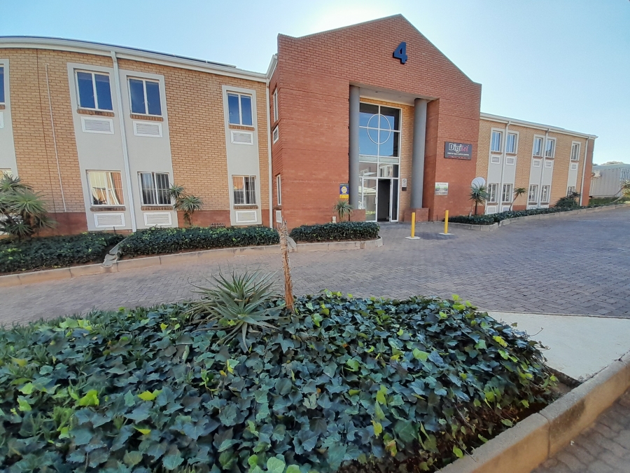 To Let commercial Property for Rent in Randjespark Gauteng