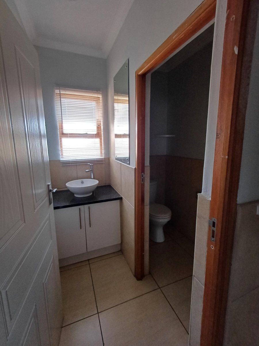 To Let commercial Property for Rent in Wierda Park Gauteng