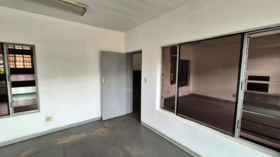 To Let commercial Property for Rent in Silvertondale Gauteng