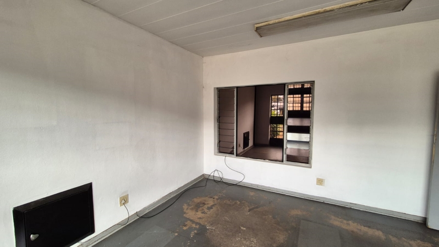 To Let commercial Property for Rent in Silvertondale Gauteng