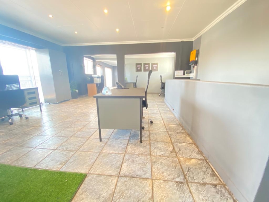 To Let commercial Property for Rent in Wierda Park Gauteng