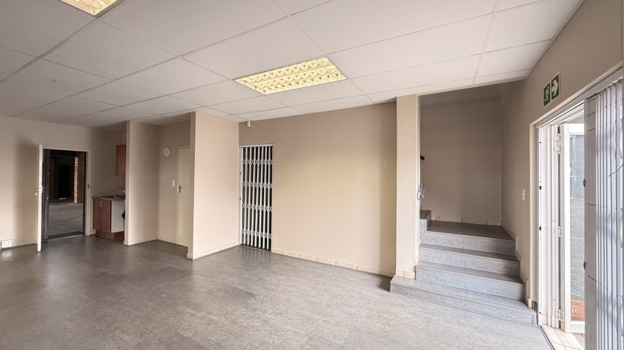 To Let commercial Property for Rent in Rooihuiskraal Gauteng