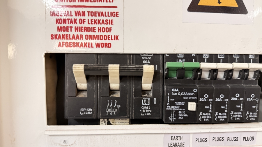 To Let commercial Property for Rent in Rooihuiskraal Gauteng