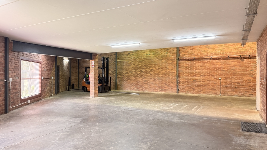 To Let commercial Property for Rent in Rooihuiskraal Gauteng