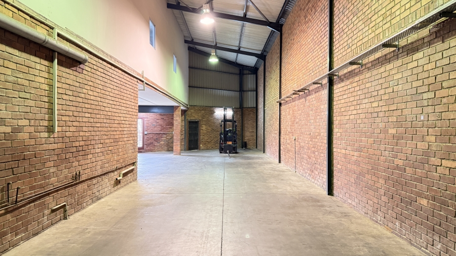 To Let commercial Property for Rent in Rooihuiskraal Gauteng