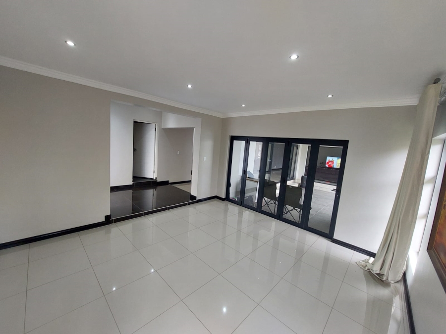 To Let 4 Bedroom Property for Rent in Copperleaf Estate Gauteng