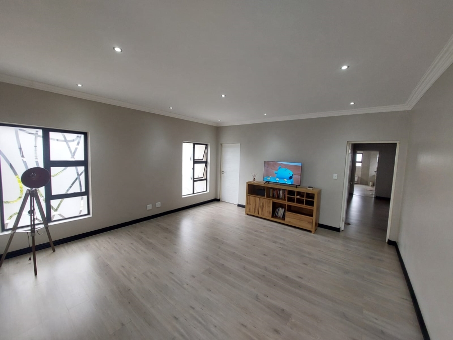 To Let 4 Bedroom Property for Rent in Copperleaf Estate Gauteng