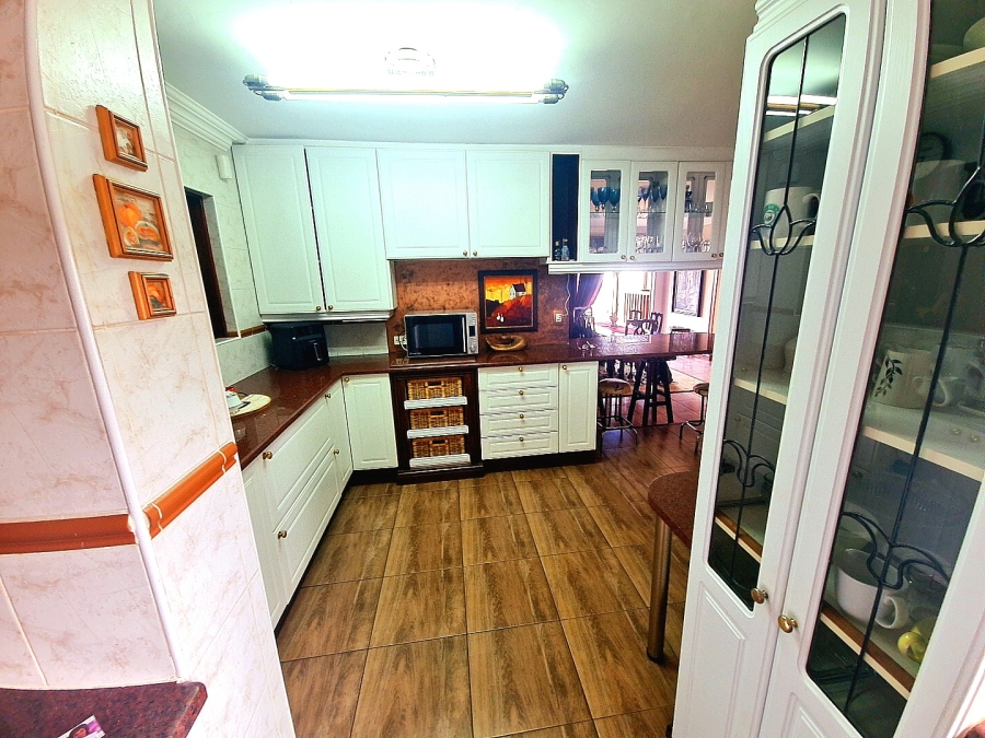 4 Bedroom Property for Sale in Helderkruin Gauteng