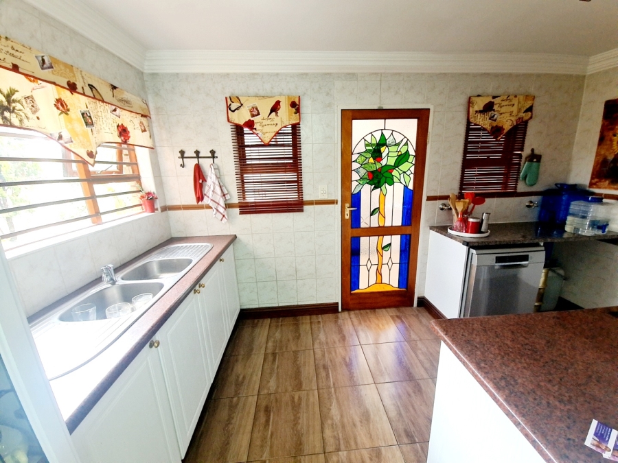 4 Bedroom Property for Sale in Helderkruin Gauteng