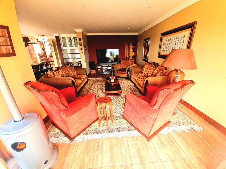 4 Bedroom Property for Sale in Helderkruin Gauteng