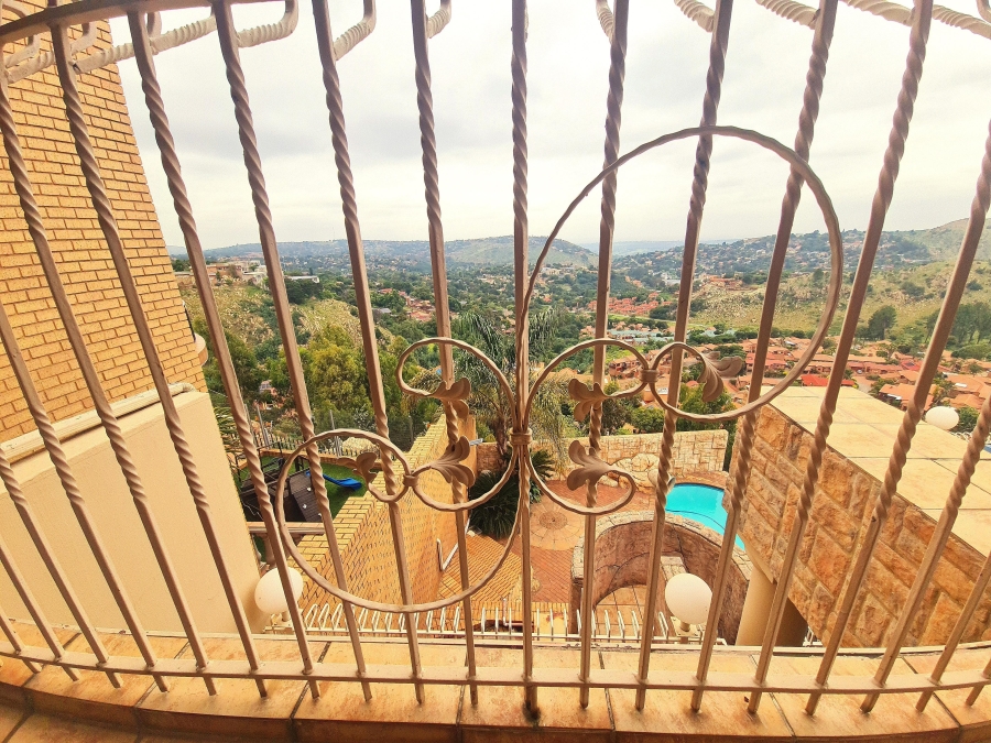 4 Bedroom Property for Sale in Helderkruin Gauteng