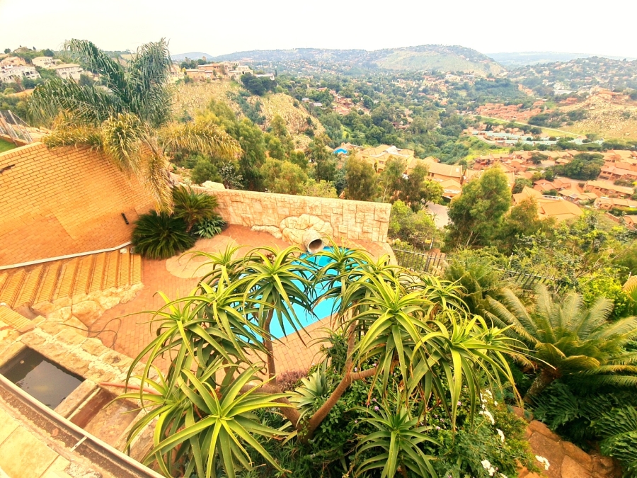 4 Bedroom Property for Sale in Helderkruin Gauteng