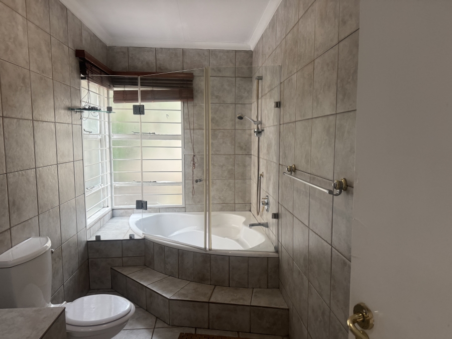 To Let 3 Bedroom Property for Rent in River Club Gauteng