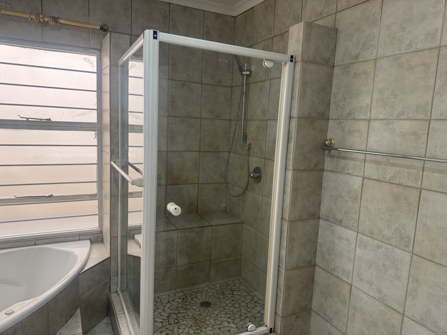 To Let 3 Bedroom Property for Rent in River Club Gauteng