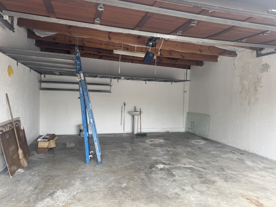 To Let 3 Bedroom Property for Rent in River Club Gauteng