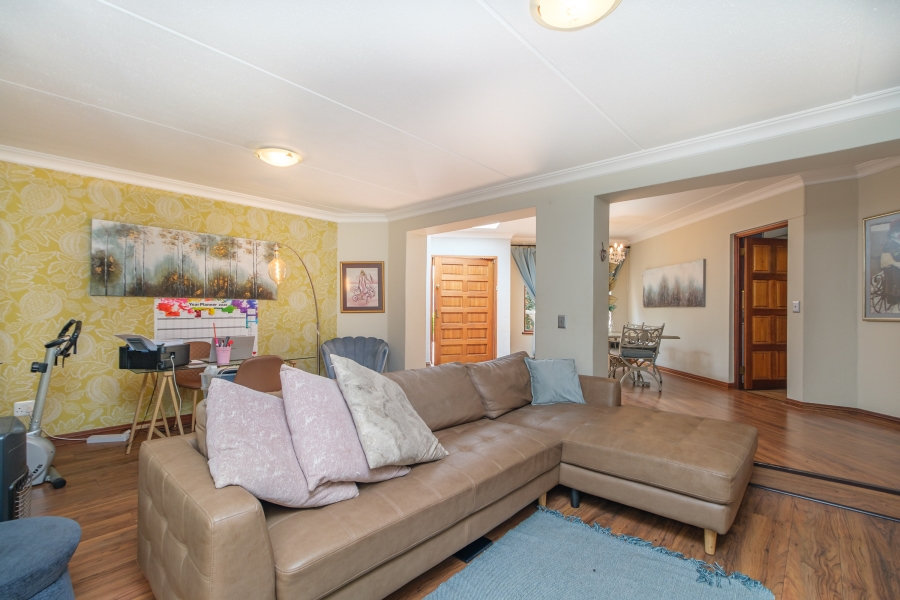 3 Bedroom Property for Sale in Beverley Gauteng