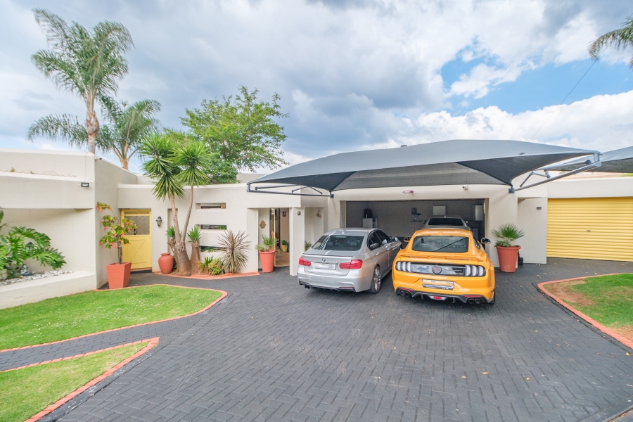 4 Bedroom Property for Sale in Little Falls Gauteng