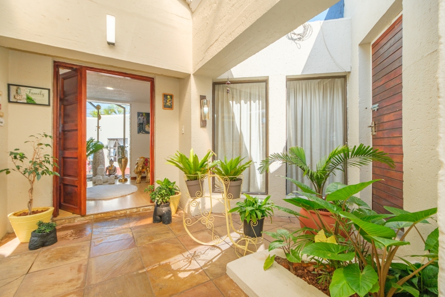 4 Bedroom Property for Sale in Little Falls Gauteng