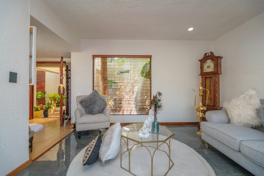 4 Bedroom Property for Sale in Little Falls Gauteng