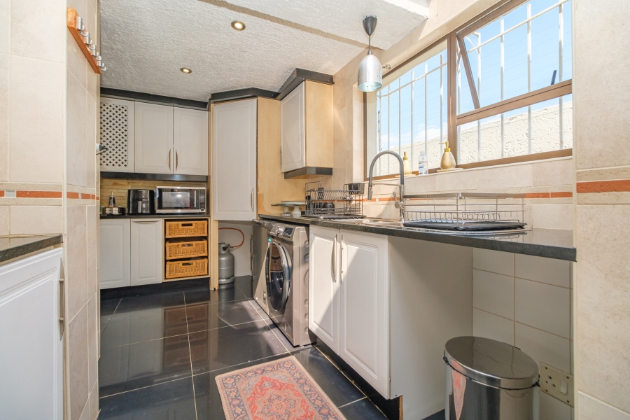 4 Bedroom Property for Sale in Little Falls Gauteng