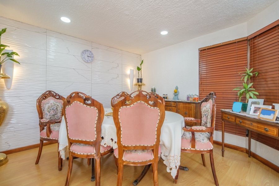 4 Bedroom Property for Sale in Little Falls Gauteng