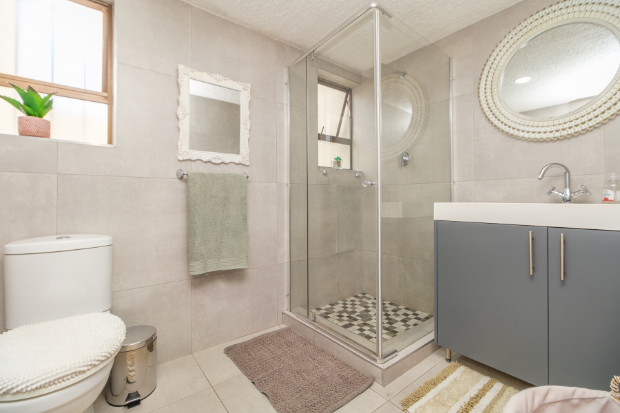 4 Bedroom Property for Sale in Little Falls Gauteng