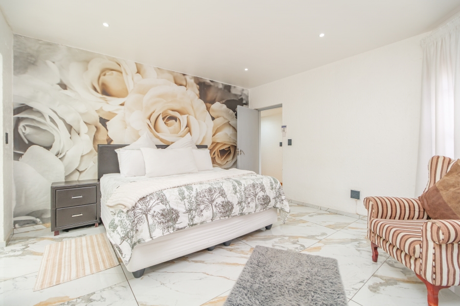 4 Bedroom Property for Sale in Little Falls Gauteng