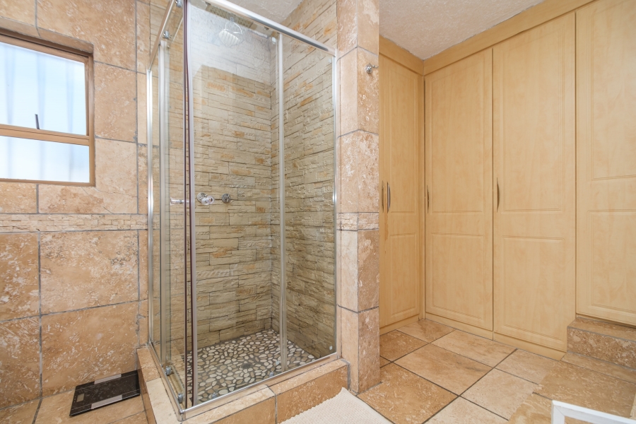 4 Bedroom Property for Sale in Little Falls Gauteng