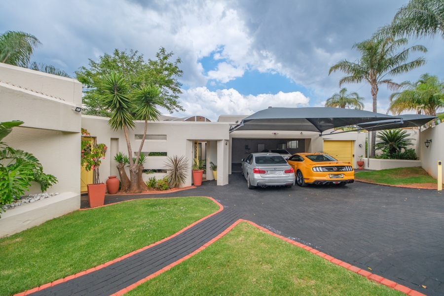 4 Bedroom Property for Sale in Little Falls Gauteng