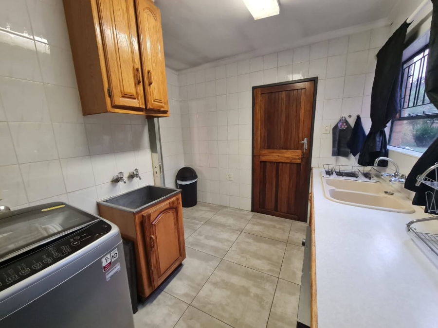 4 Bedroom Property for Sale in Sonneveld Gauteng